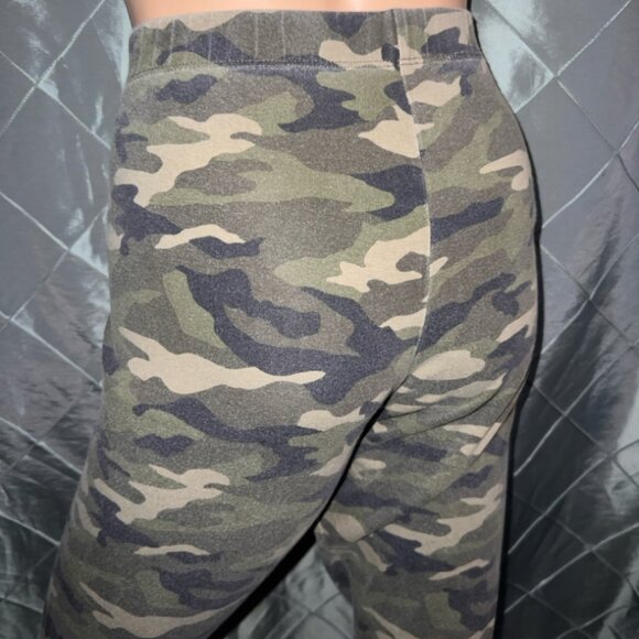 No‎ Boundaries Women 2XL (19) Plus Size Camo Comfortable Cozy Leggings - Picture 4 of 5